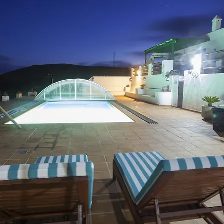 בית נופש Casa Tinasoria La Asomada (Lanzarote)