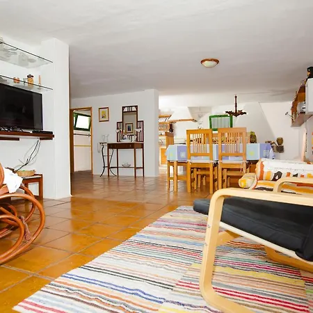 בית נופש Casa Tinasoria La Asomada (Lanzarote)